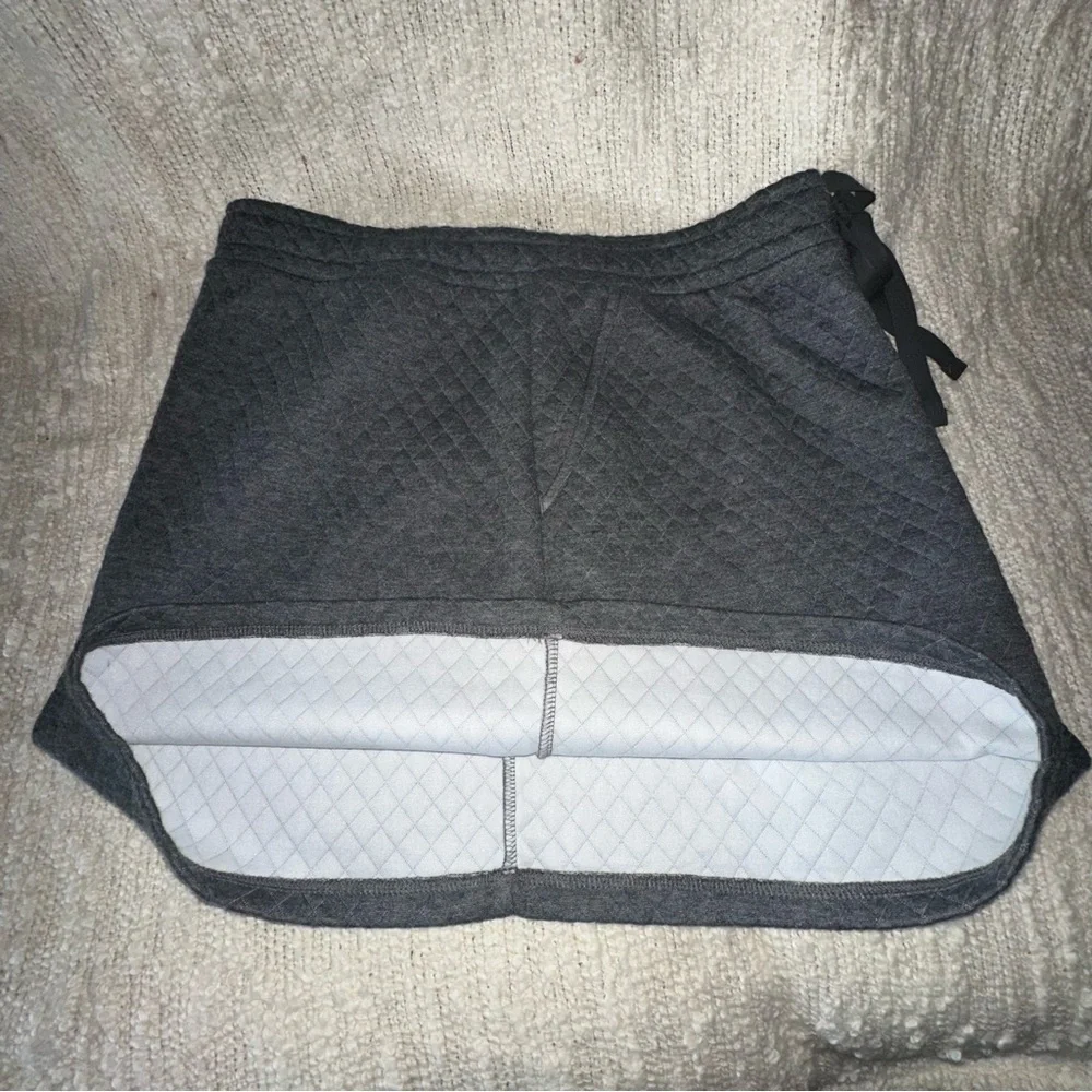 UEC Loft Gray Quilted Women's Skirt Size Small